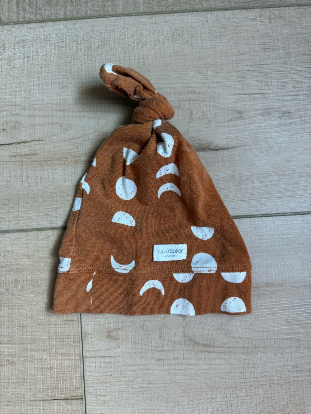 Loulou Lollipop Knot Baby Sleep Hat Moon Phases Rust Brown